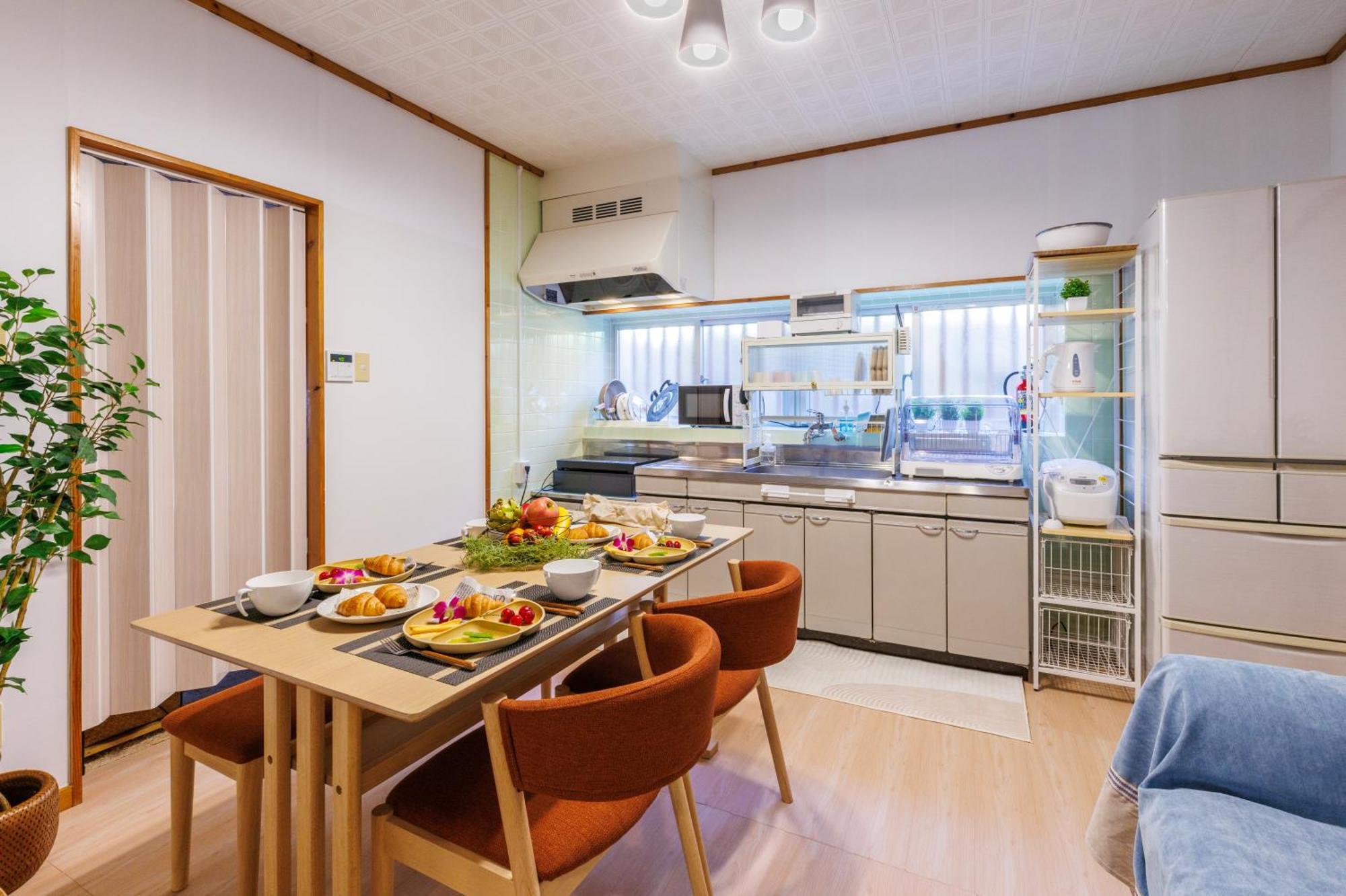 Villa 新規オープン サウナ Bbq ジャグジー付き 最大7名 無料駐車場4台 ビーチまで車で5分 Sky House à Uruma Extérieur photo